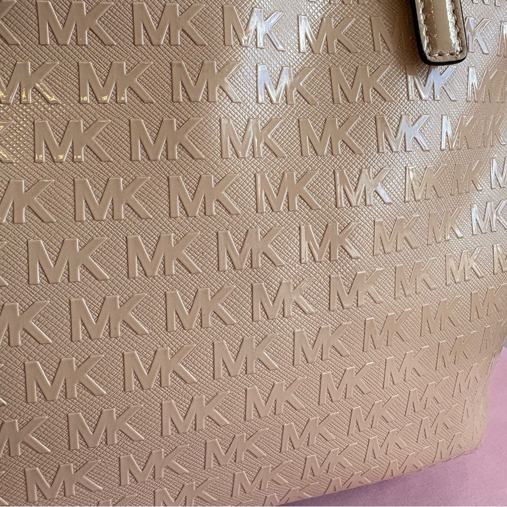 MICHAEL Michael Kors Beige Patent Leather Jet Set Tote EUC - Picture 4 of 10